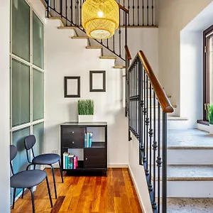 Elegant 2 Bedrooms Near Duomo Milan