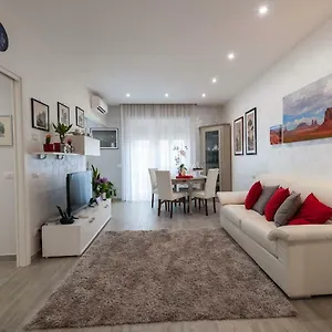  Apartment M&m House